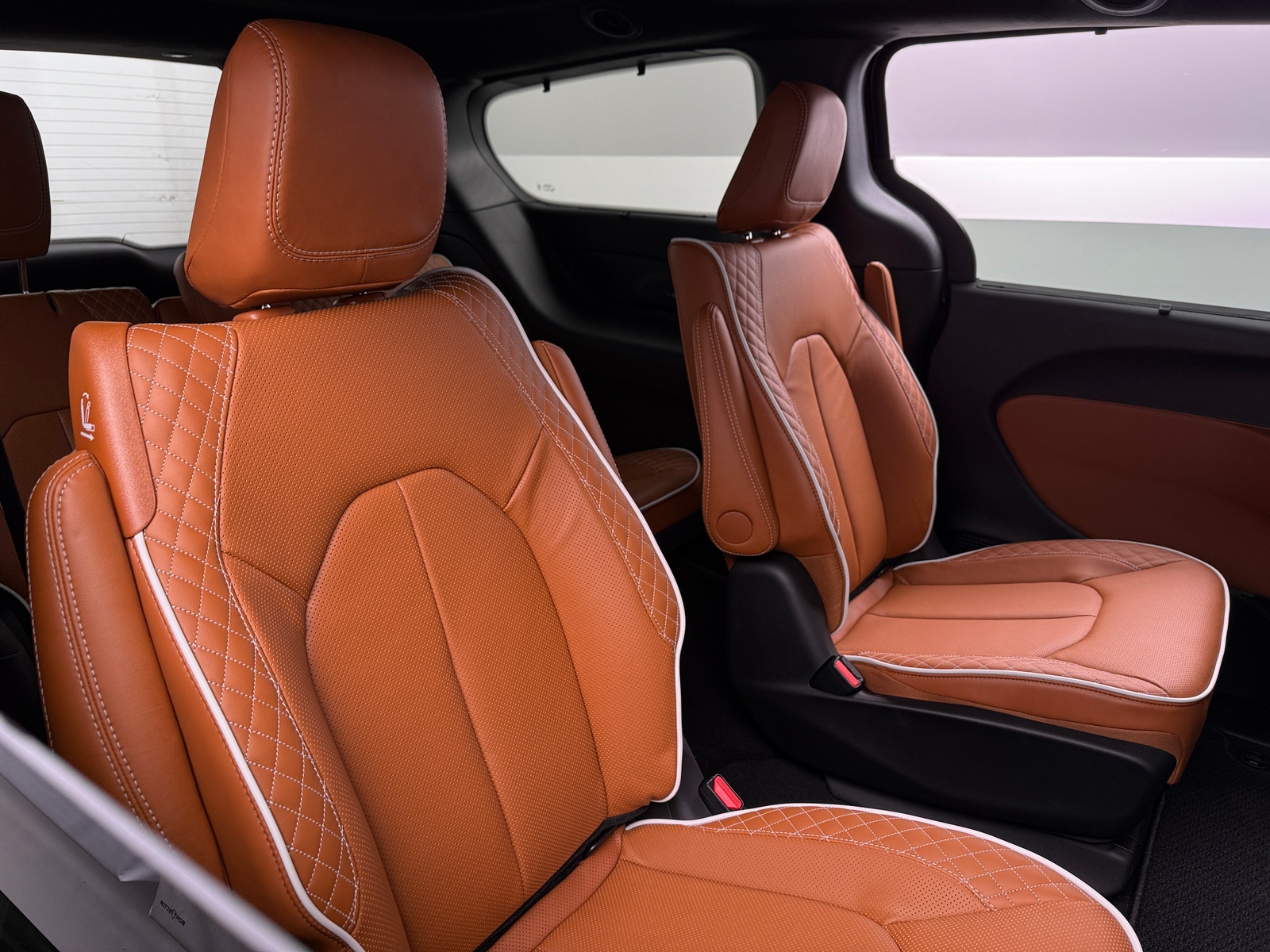 Thumbnail: 2026 Chrysler Pacifica - 5