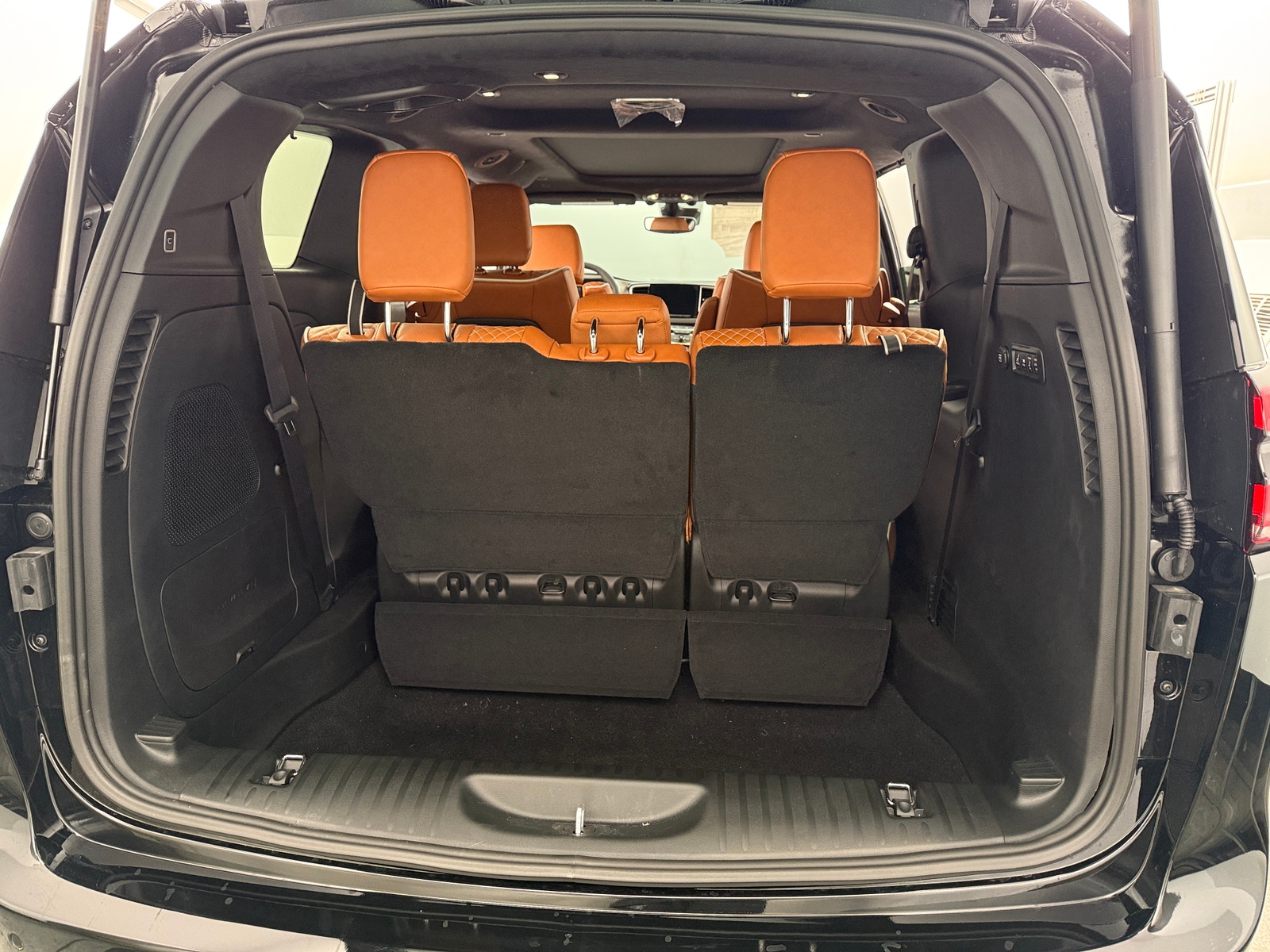 Thumbnail: 2026 Chrysler Pacifica - 6