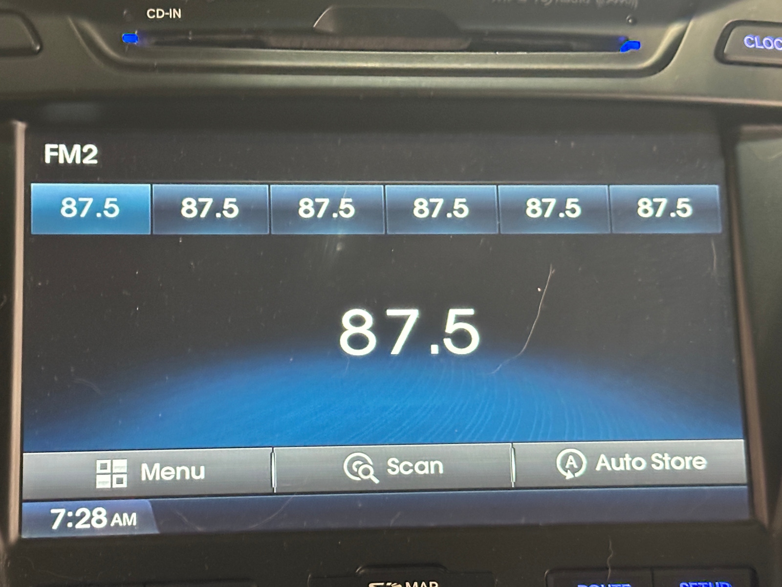 Thumbnail: 2015 Hyundai Santa Fe - 3