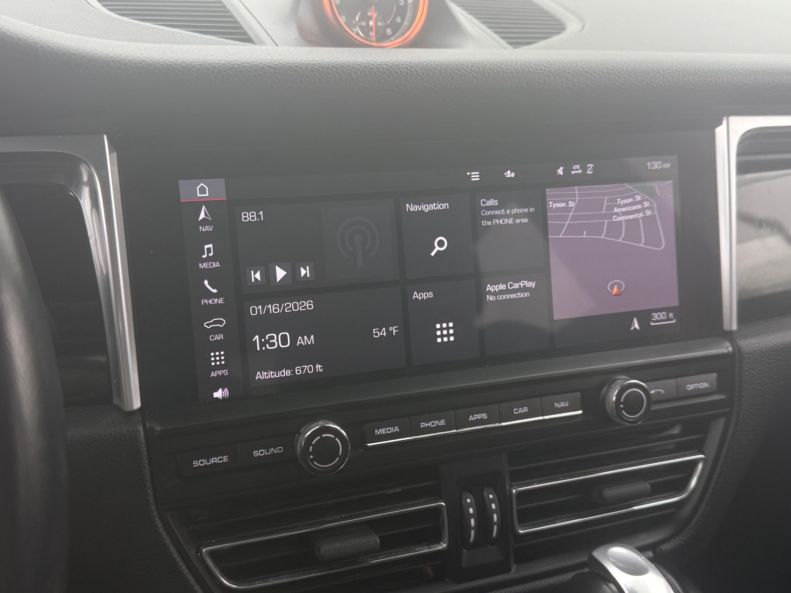 Thumbnail: 2020 Porsche Macan - 3