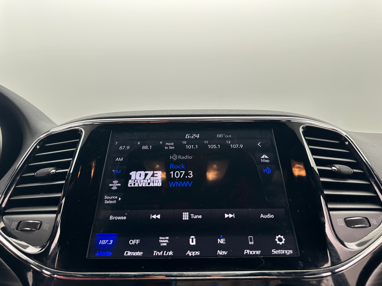 Thumbnail: 2020 Jeep Grand Cherokee - 4