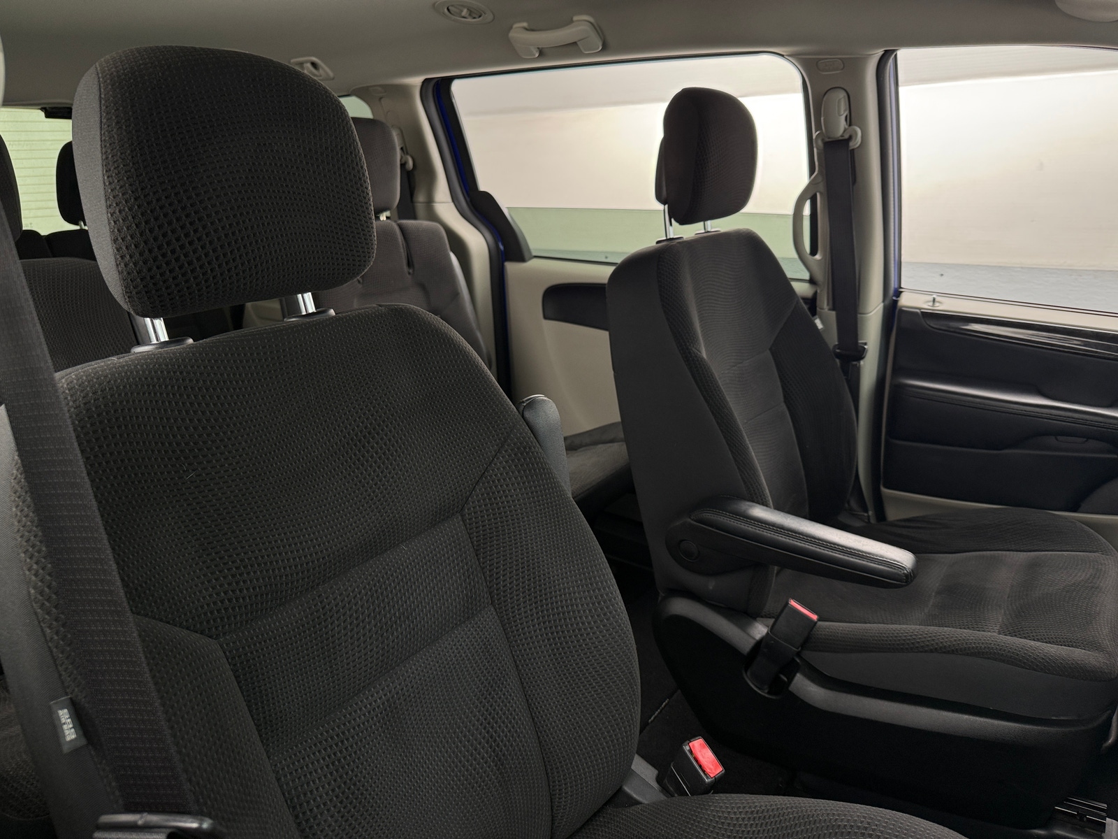 Thumbnail: 2018 Dodge Grand Caravan - 2