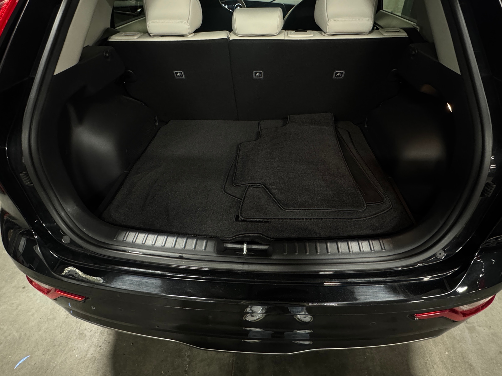 Thumbnail: 2023 Kia Niro - 6