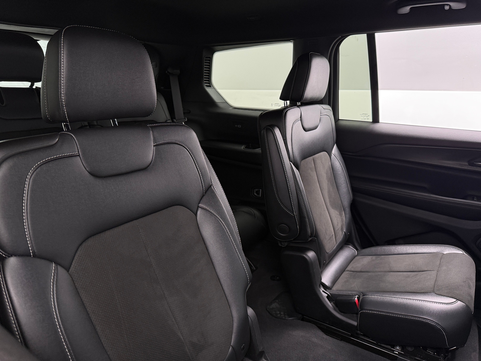 Thumbnail: 2023 Jeep Grand Cherokee L - 5