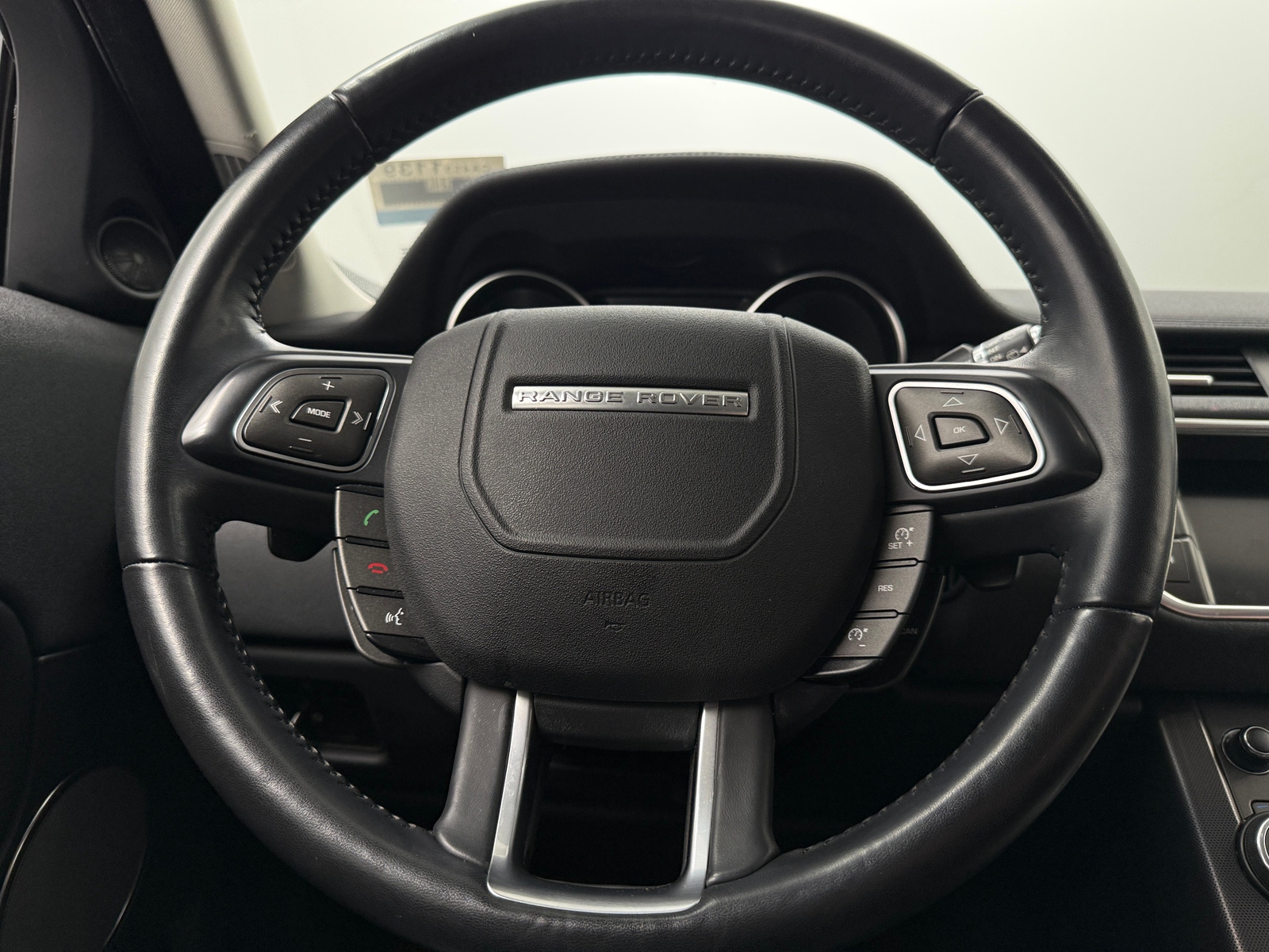 Thumbnail: 2019 Land Rover Range Rover Evoque - 4