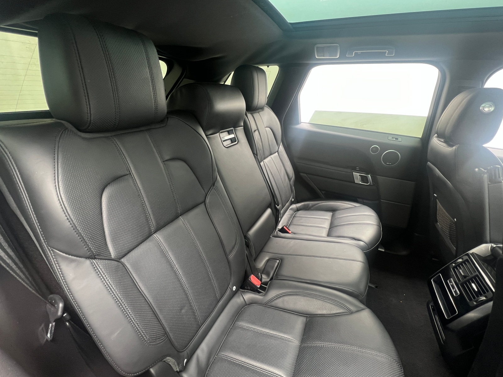 Thumbnail: 2016 Land Rover Range Rover Sport - 5