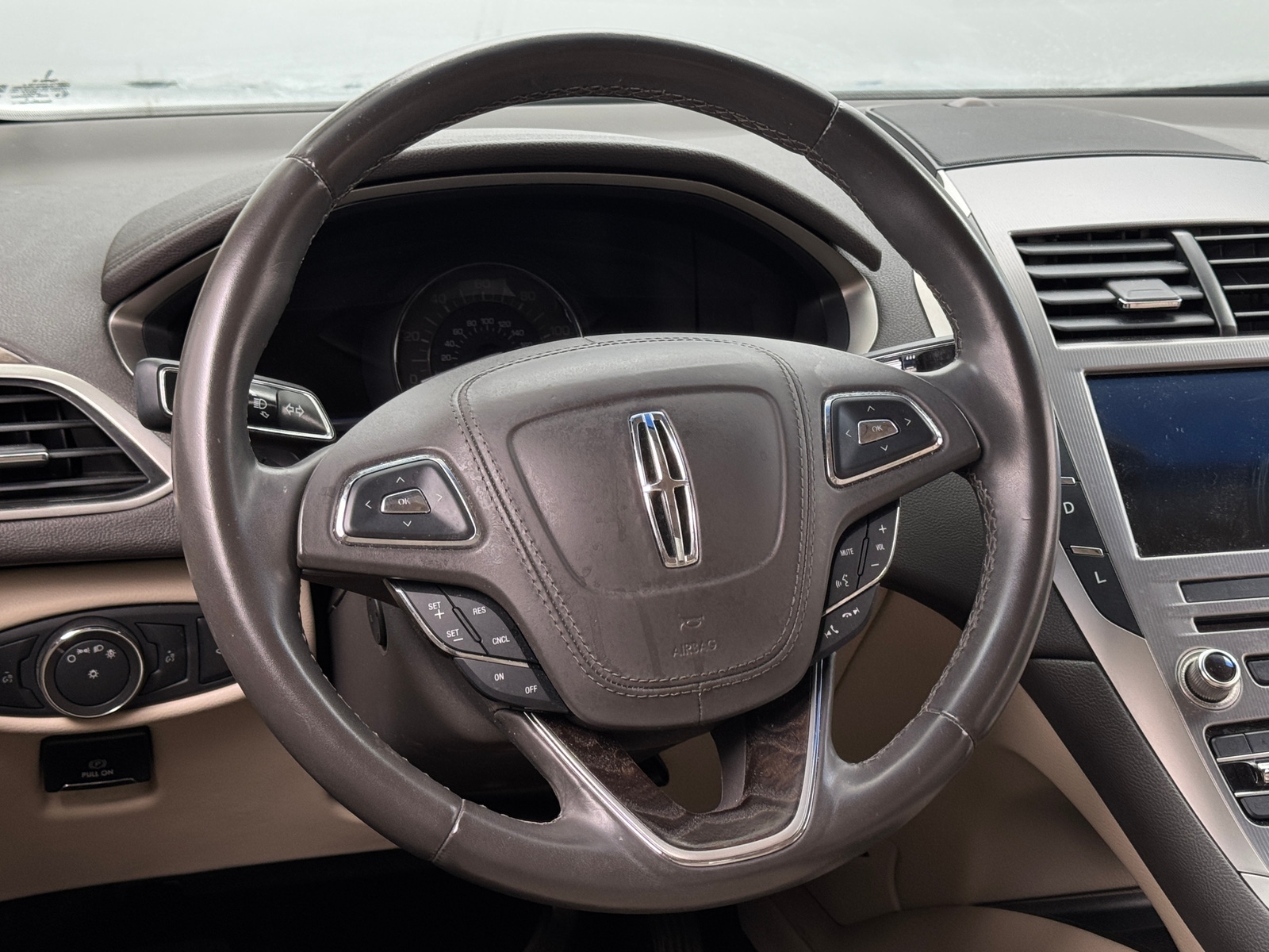 Thumbnail: 2017 Lincoln MKZ - 4