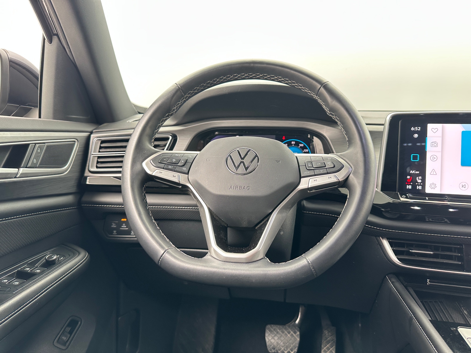 Thumbnail: 2025 Volkswagen Atlas - 4