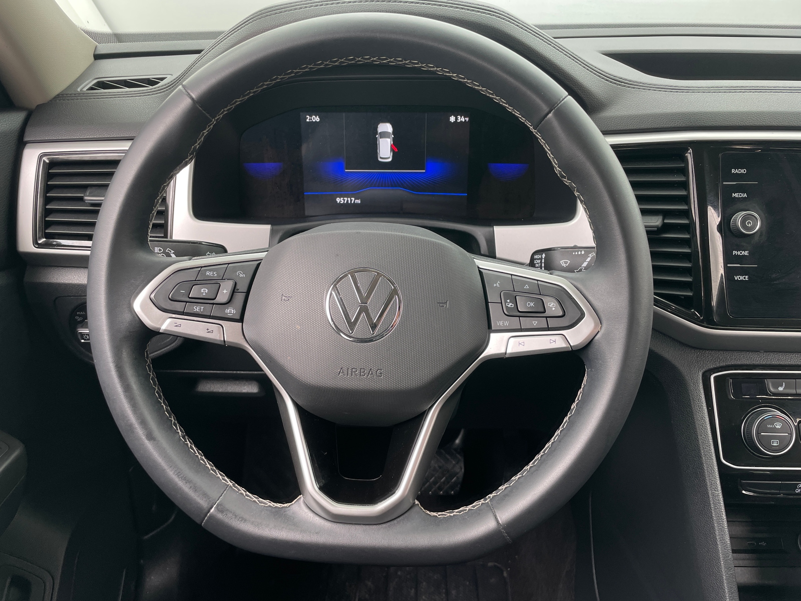 Thumbnail: 2022 Volkswagen Atlas - 4