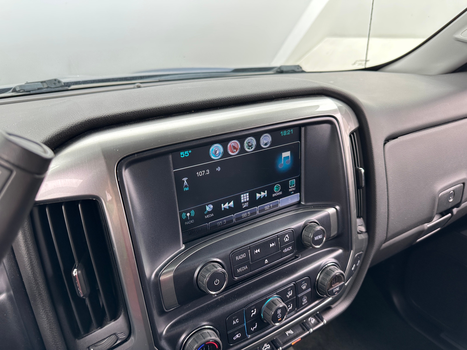 Thumbnail: 2017 Chevrolet Silverado 1500 - 3