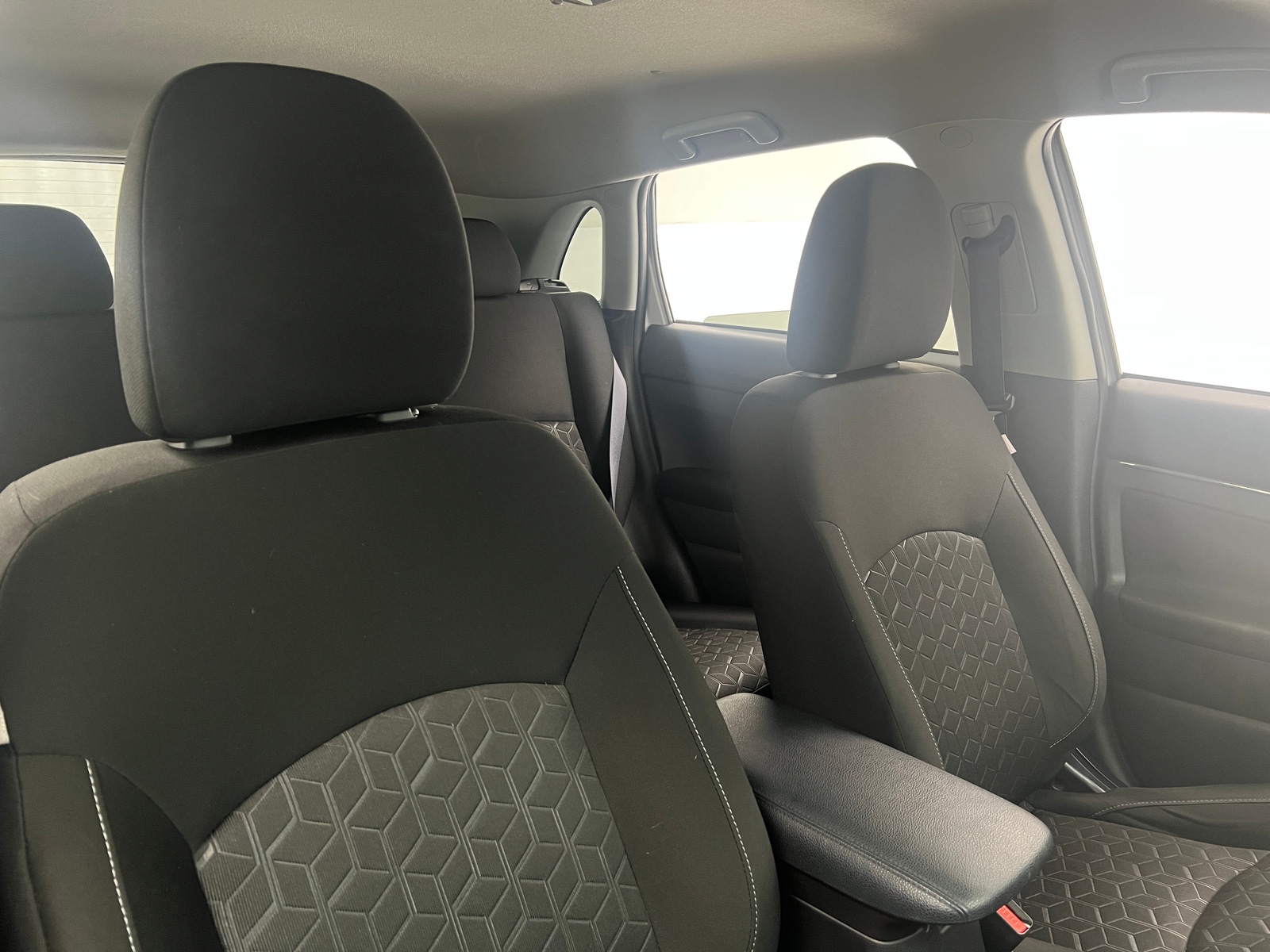 Thumbnail: 2020 Mitsubishi Outlander Sport - 2