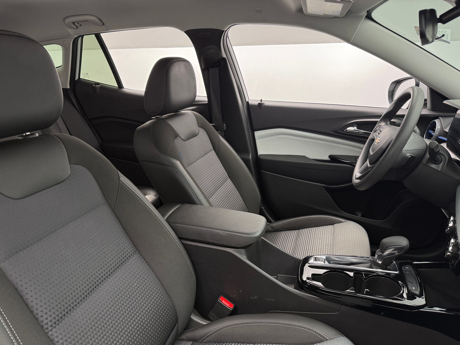 Thumbnail: 2025 Chevrolet Trax - 2