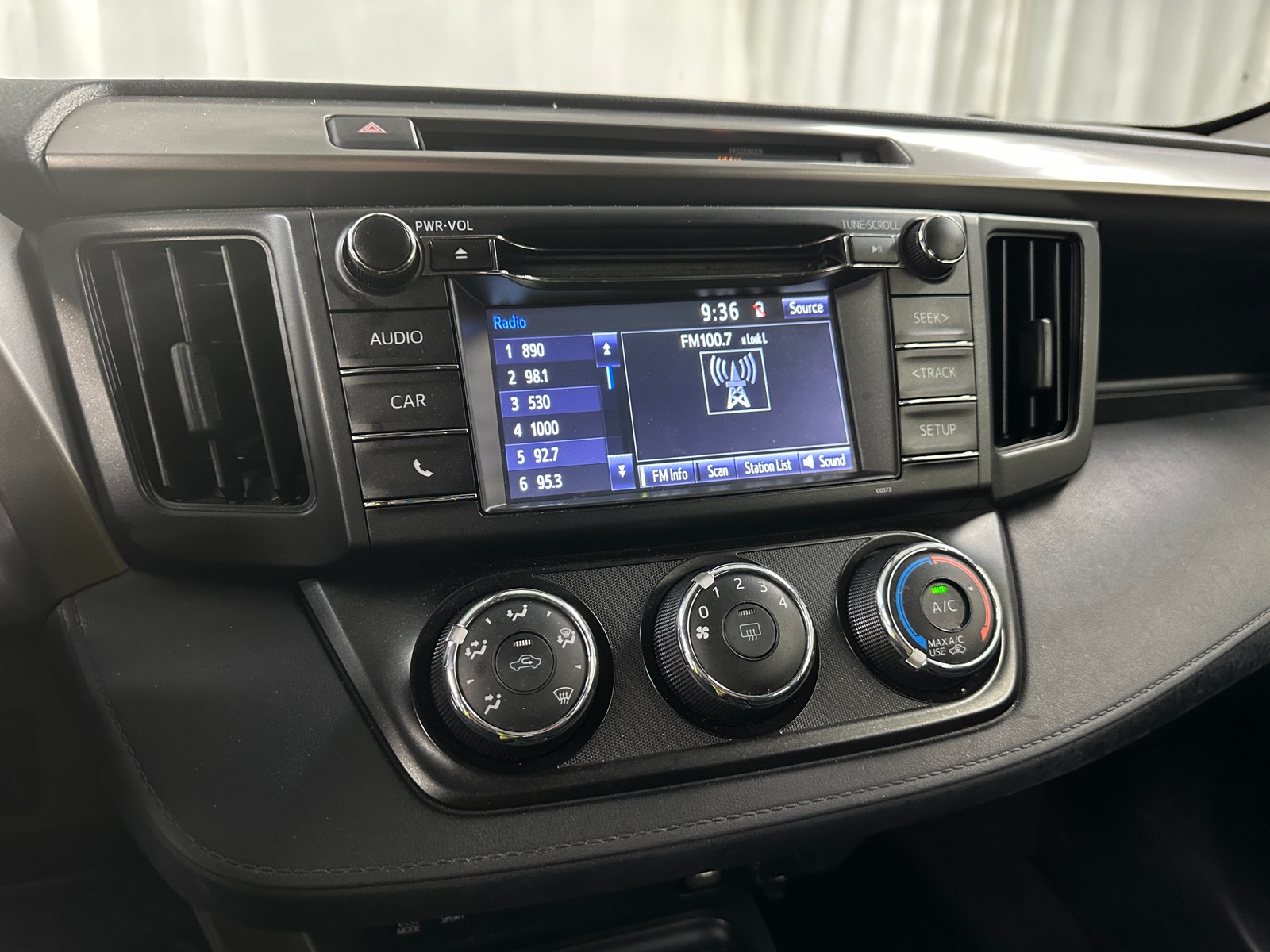 Thumbnail: 2016 Toyota RAV4 - 4