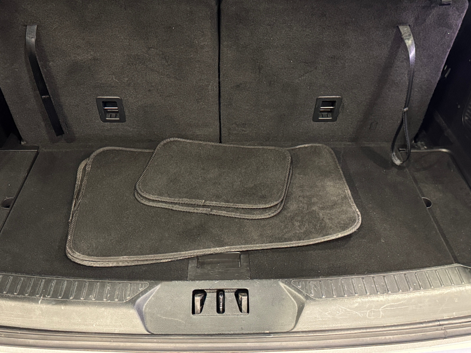 Thumbnail: 2021 Ford Explorer - 7