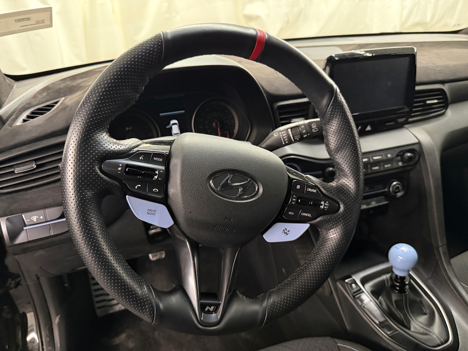 Thumbnail: 2020 Hyundai Veloster - 4