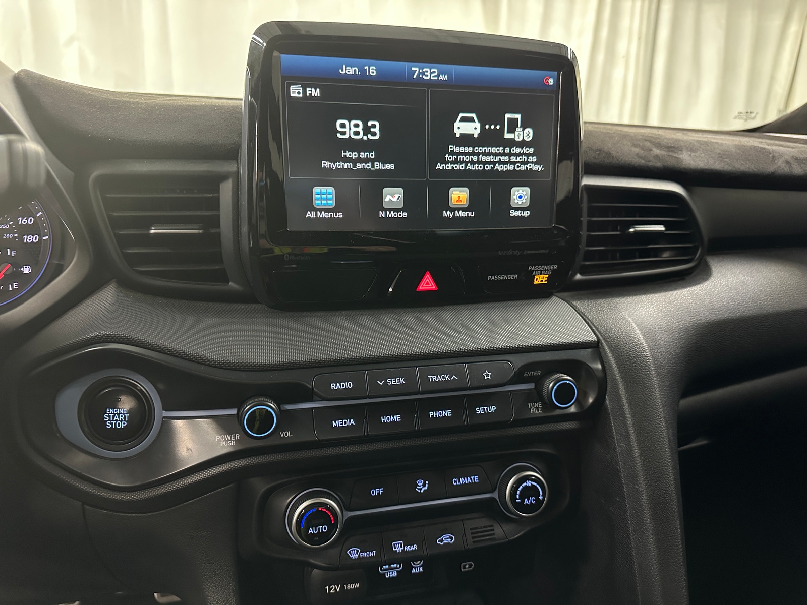 Thumbnail: 2020 Hyundai Veloster - 3