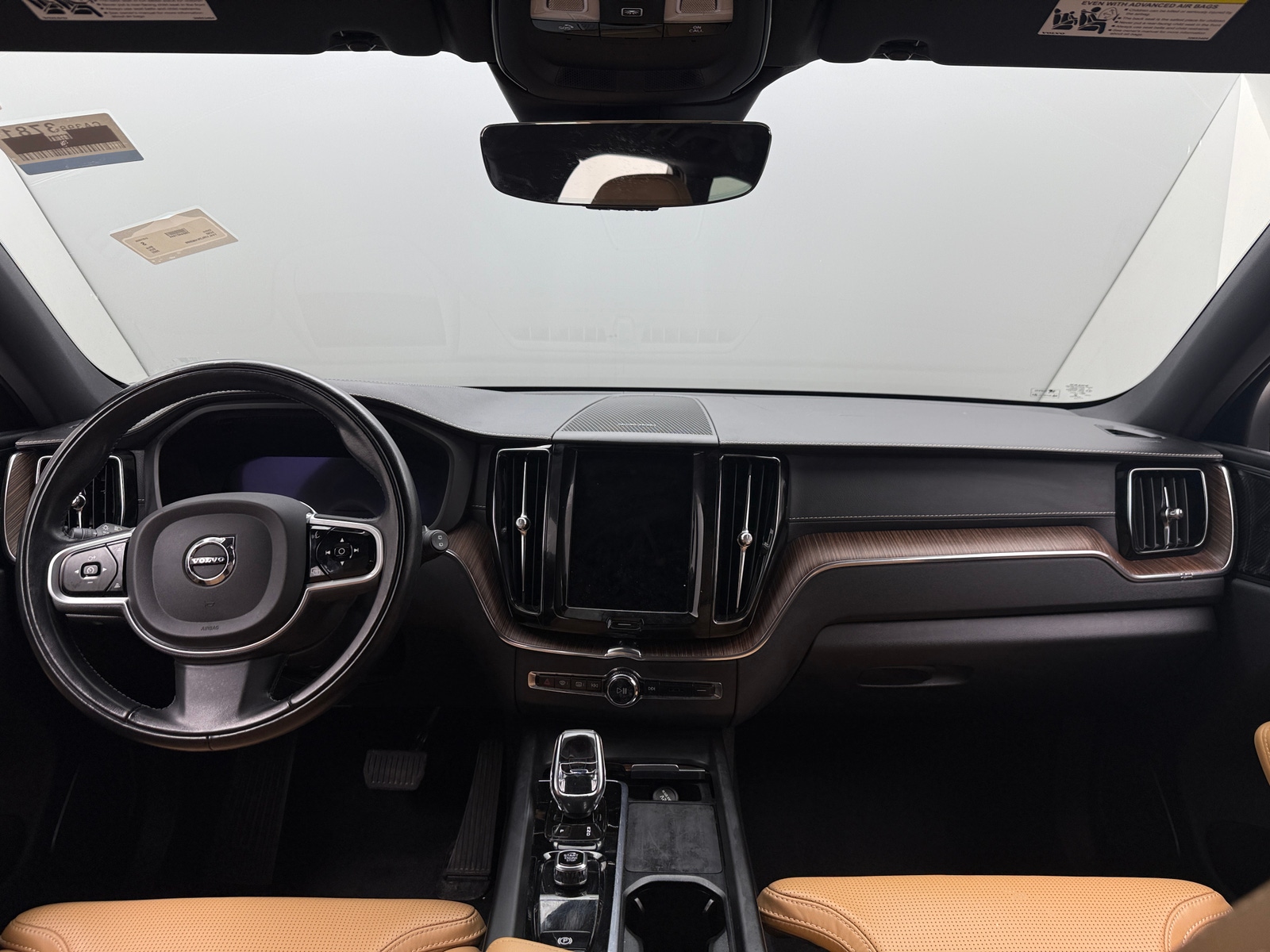 Thumbnail: 2022 Volvo XC60 - 2