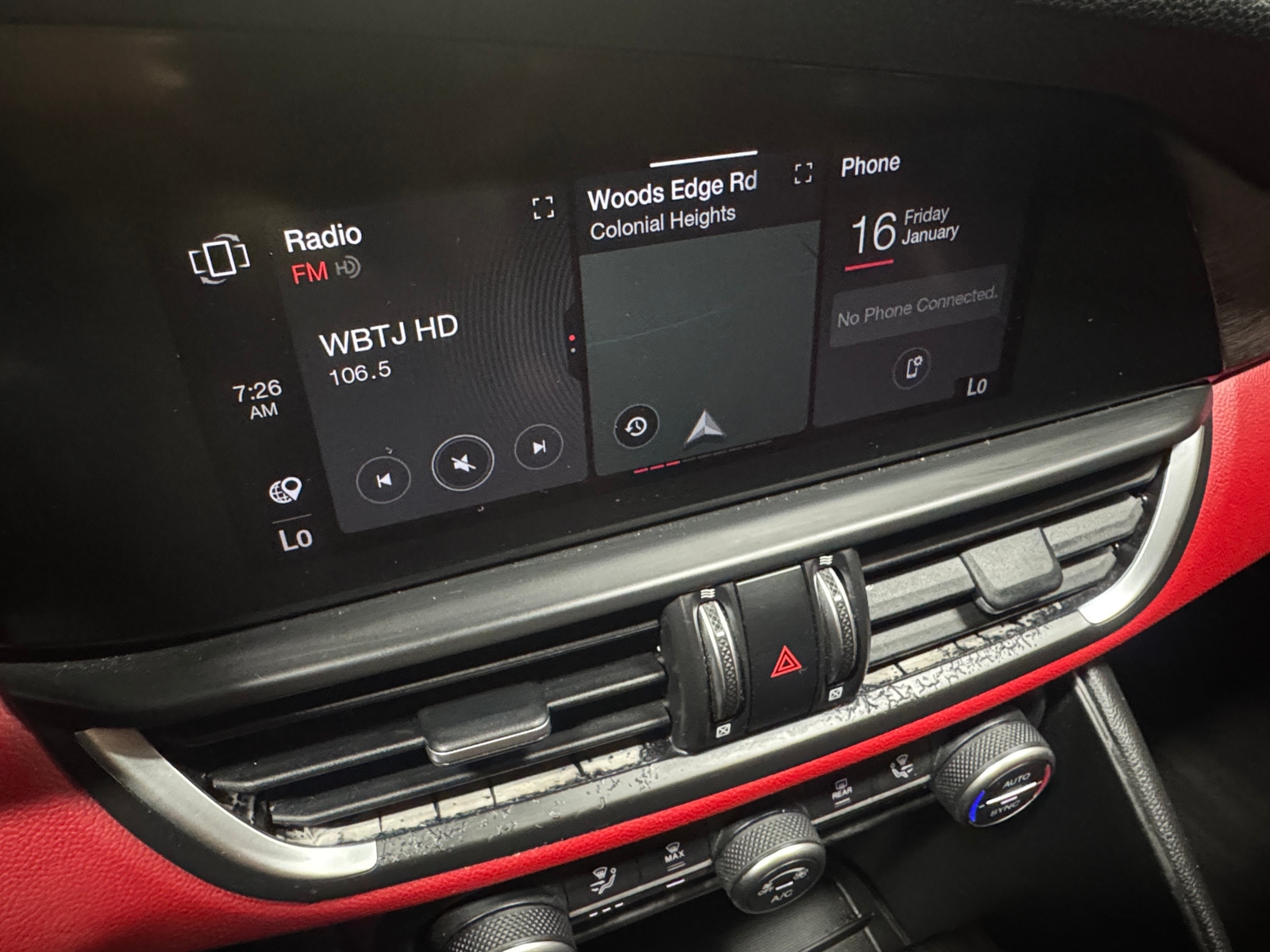 Thumbnail: 2021 Alfa Romeo Giulia - 3