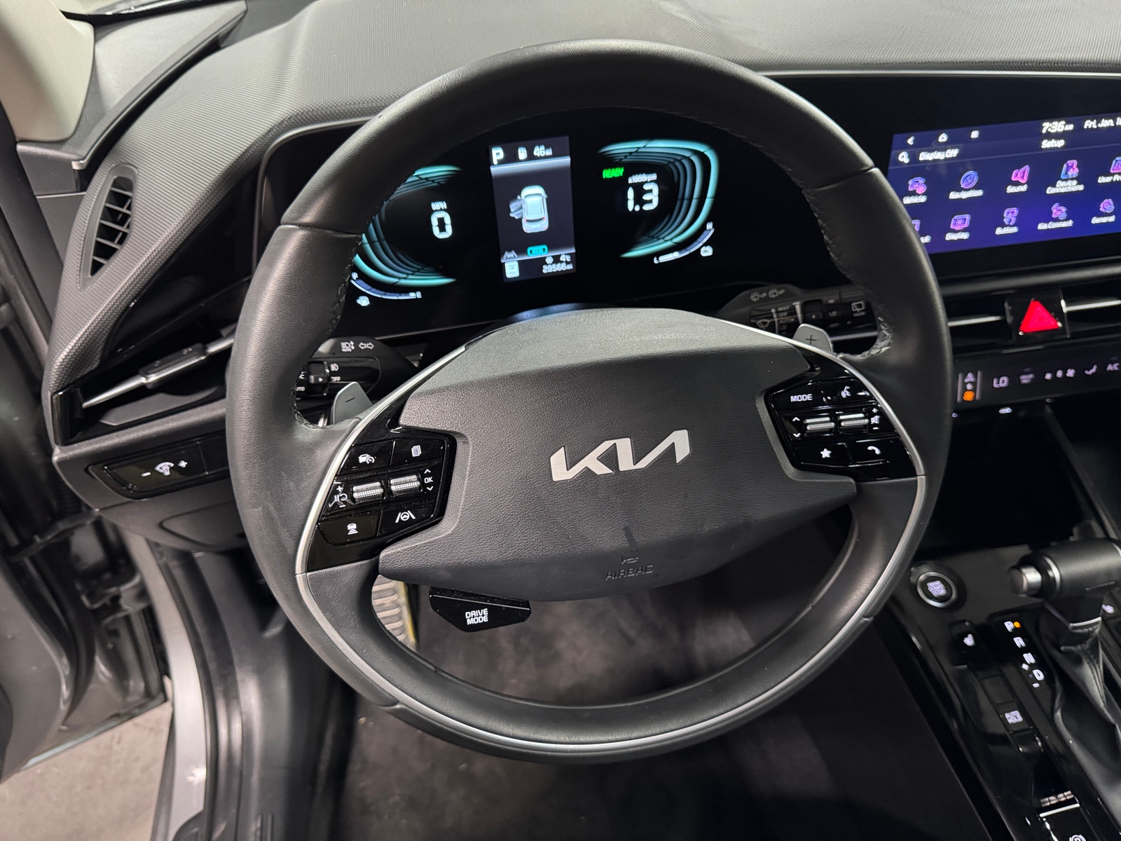 Thumbnail: 2023 Kia Niro - 4