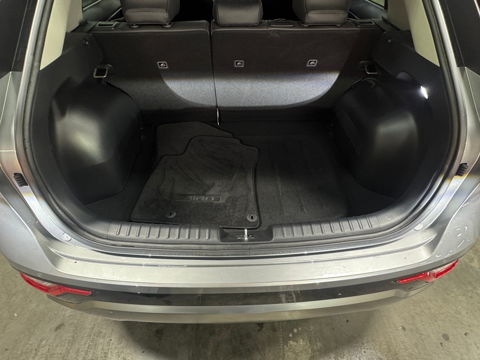 Thumbnail: 2023 Kia Niro - 6