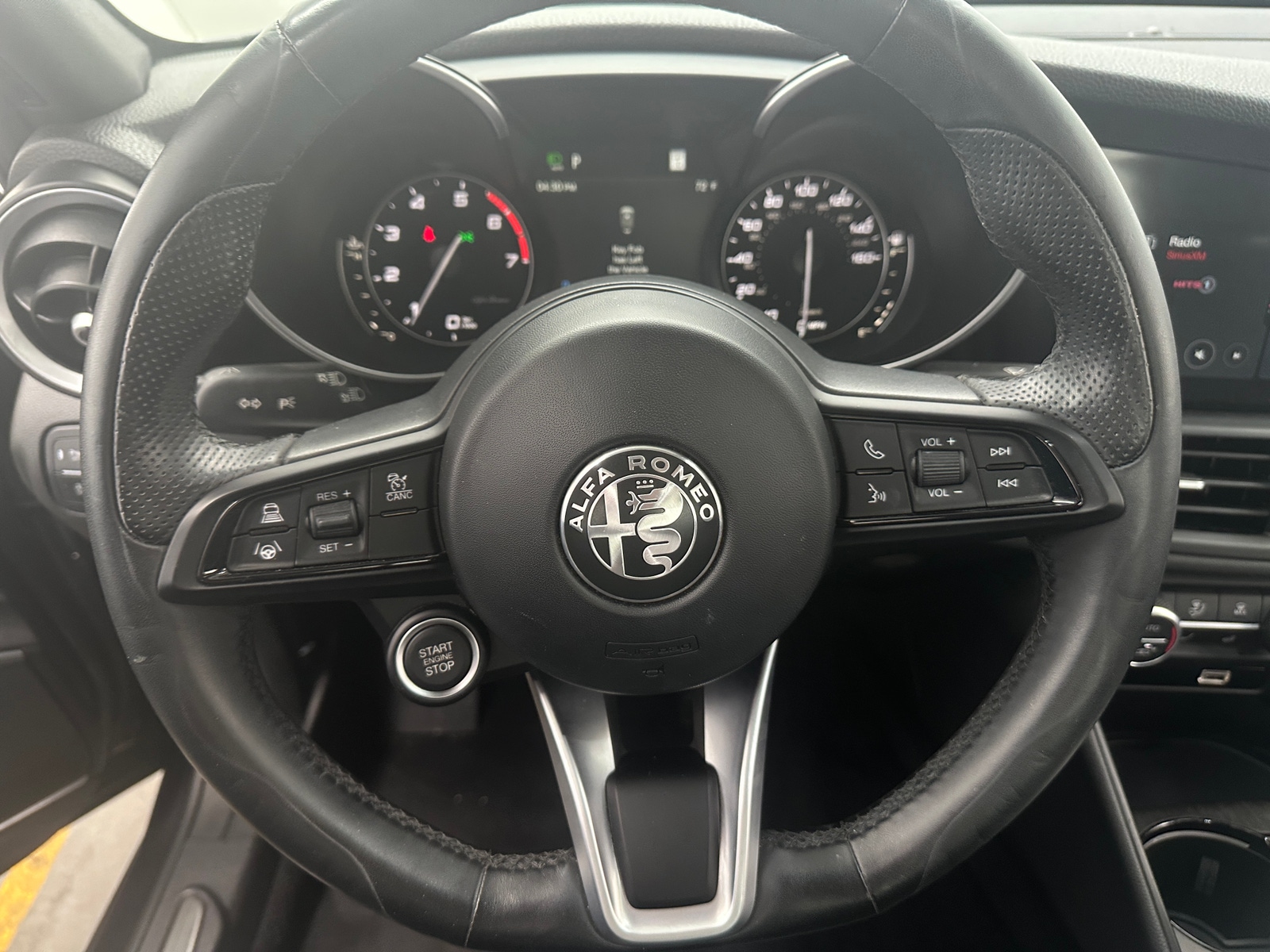 Thumbnail: 2023 Alfa Romeo Giulia - 4