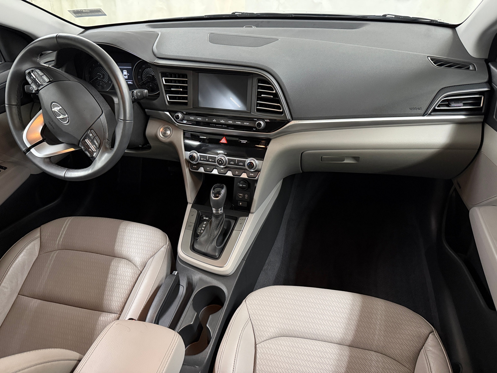 Thumbnail: 2020 Hyundai Elantra - 3