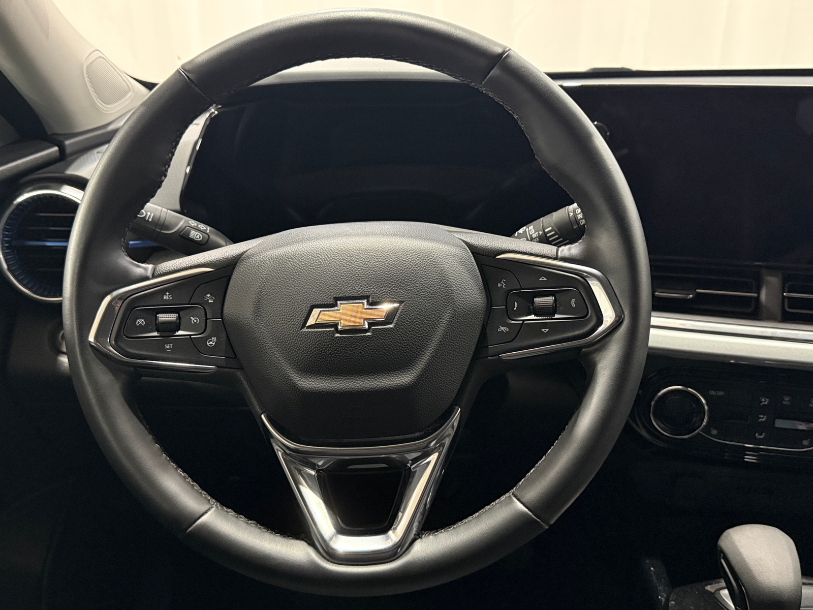 Thumbnail: 2025 Chevrolet Trax - 5