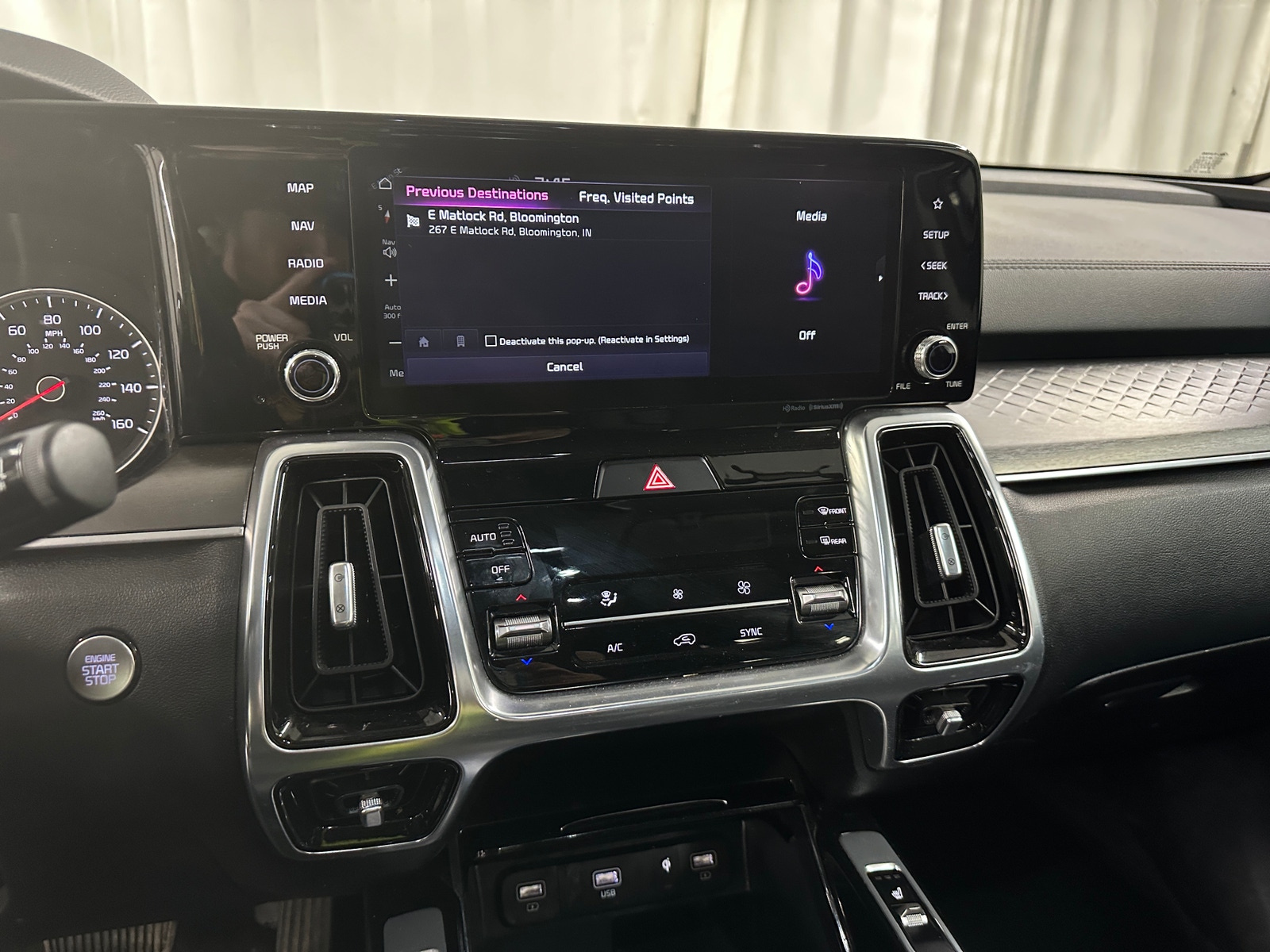 Thumbnail: 2022 Kia Sorento - 3