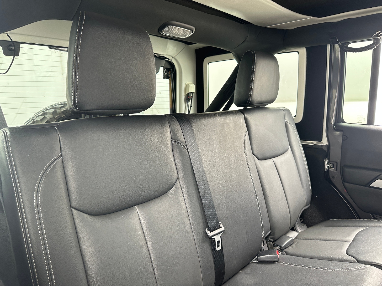 Thumbnail: 2016 Jeep Wrangler - 5