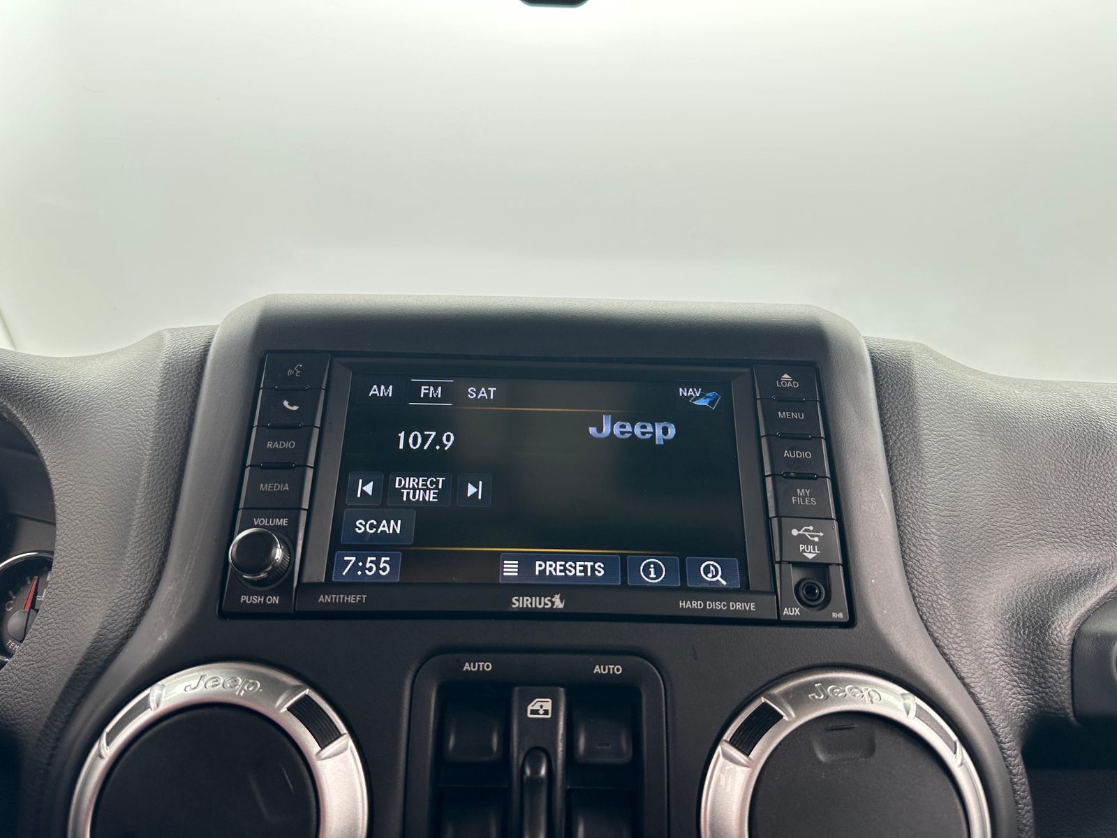 Thumbnail: 2016 Jeep Wrangler - 3