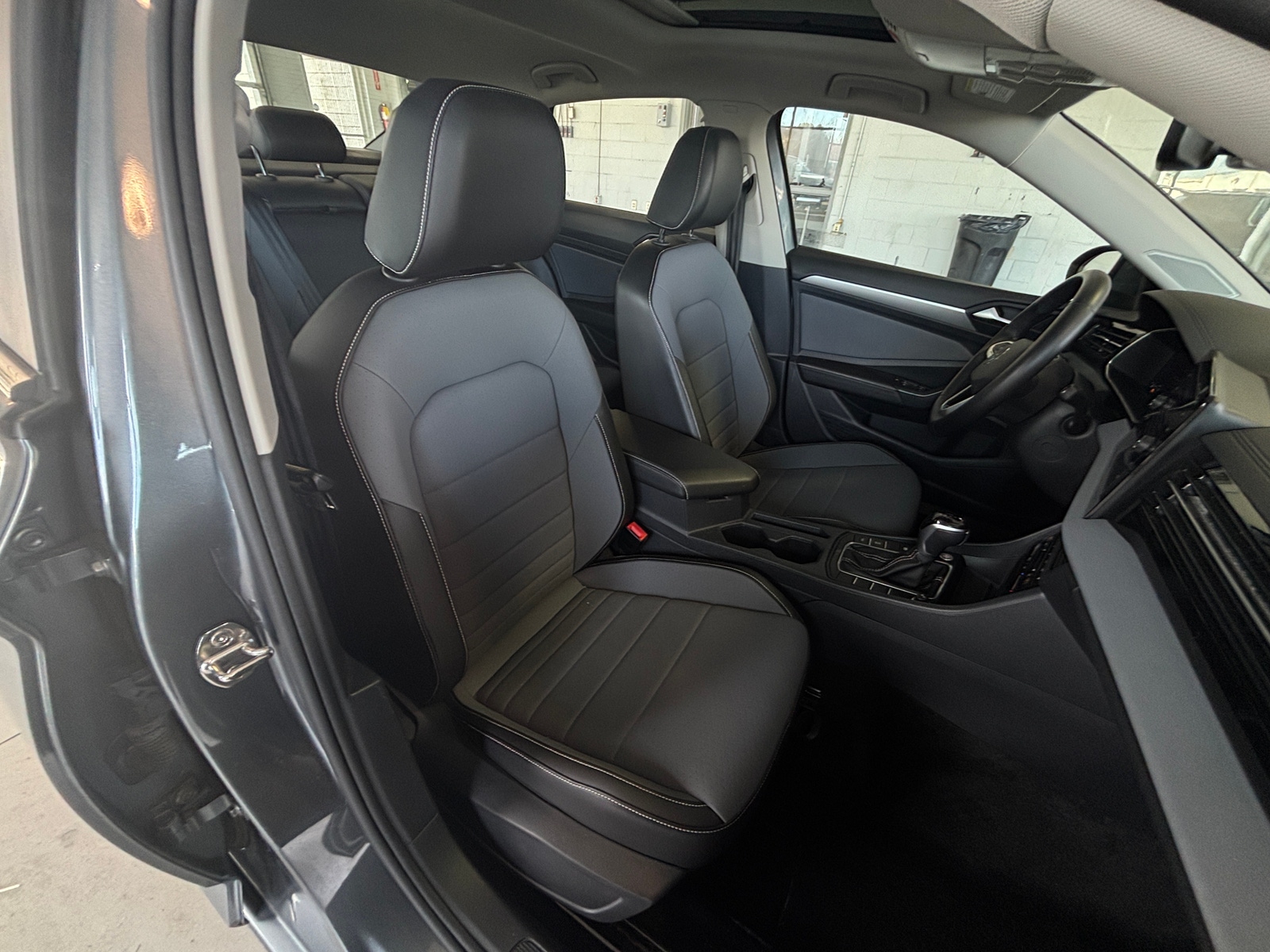 Thumbnail: 2025 Volkswagen Jetta - 2