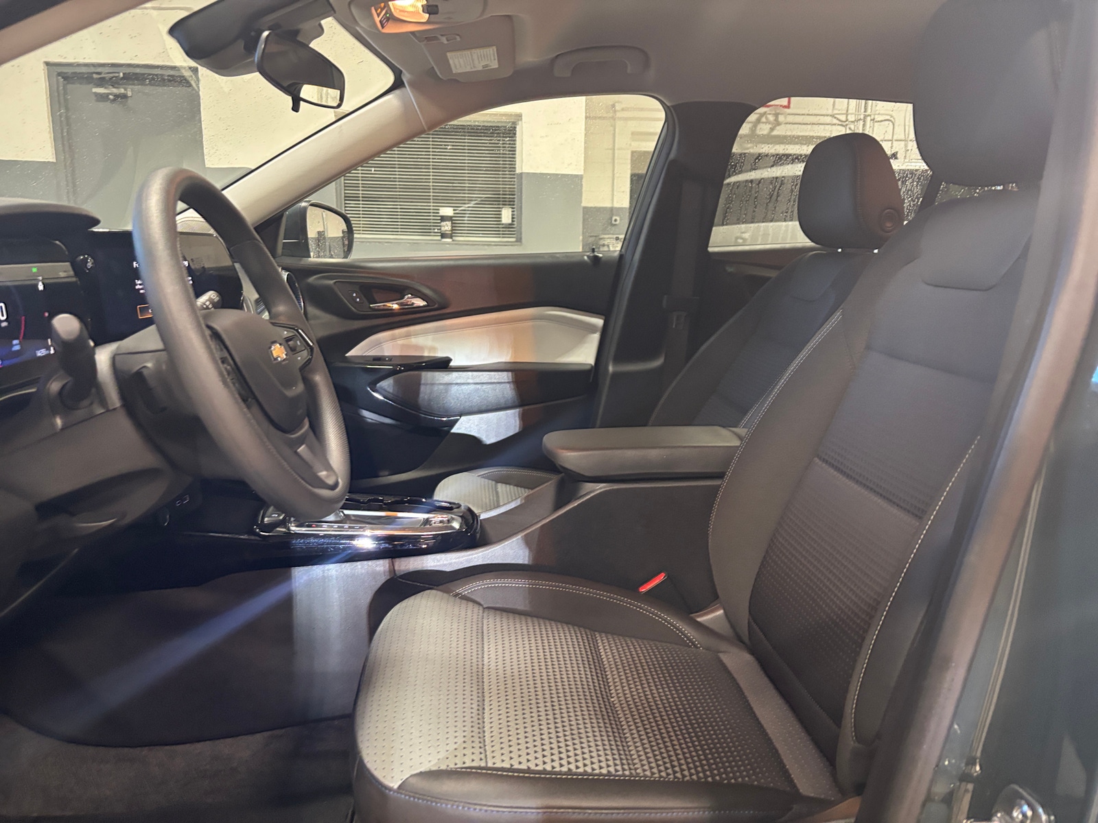 Thumbnail: 2025 Chevrolet Trax - 2