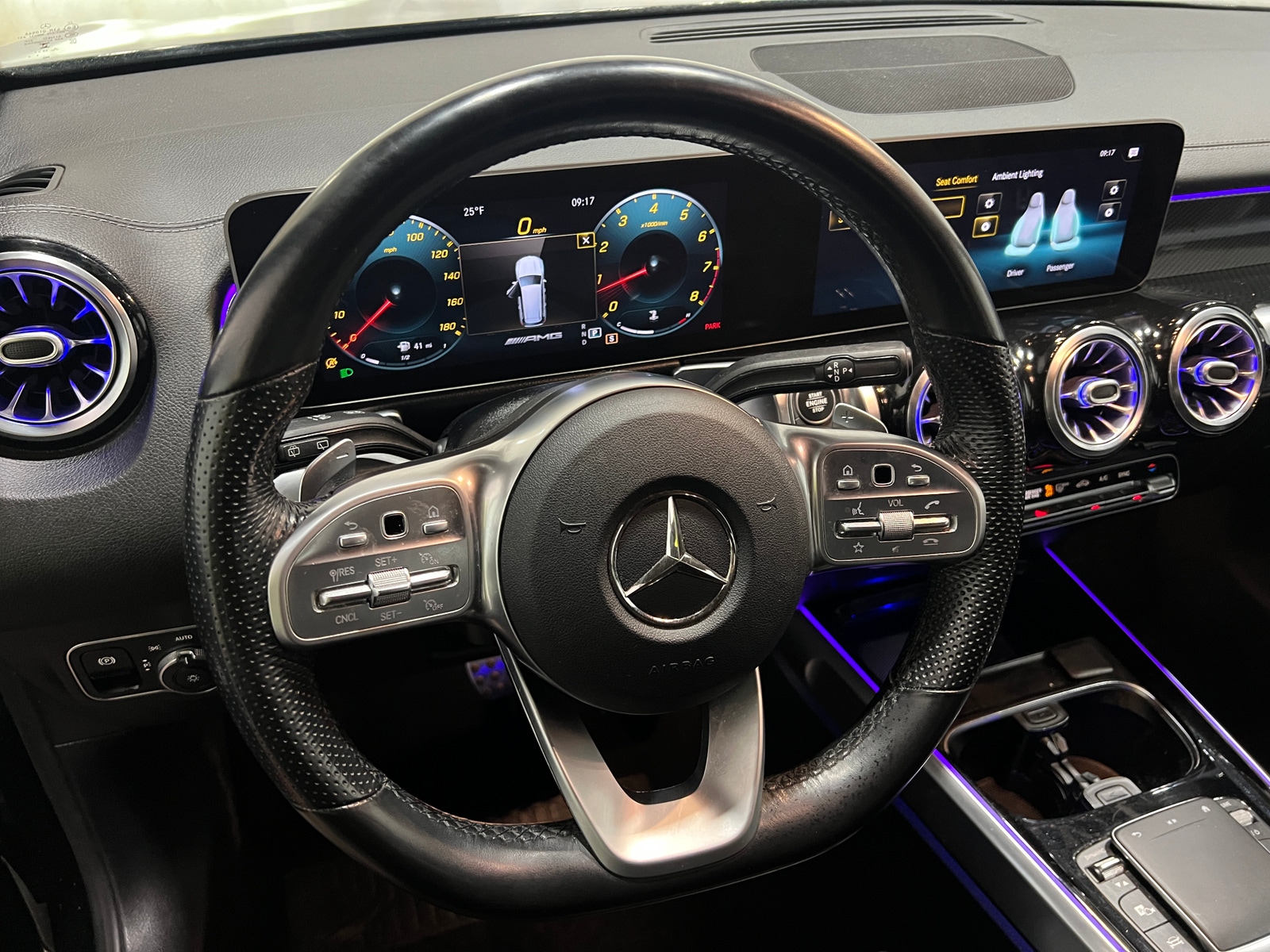 Thumbnail: 2021 Mercedes-Benz GLB - 4