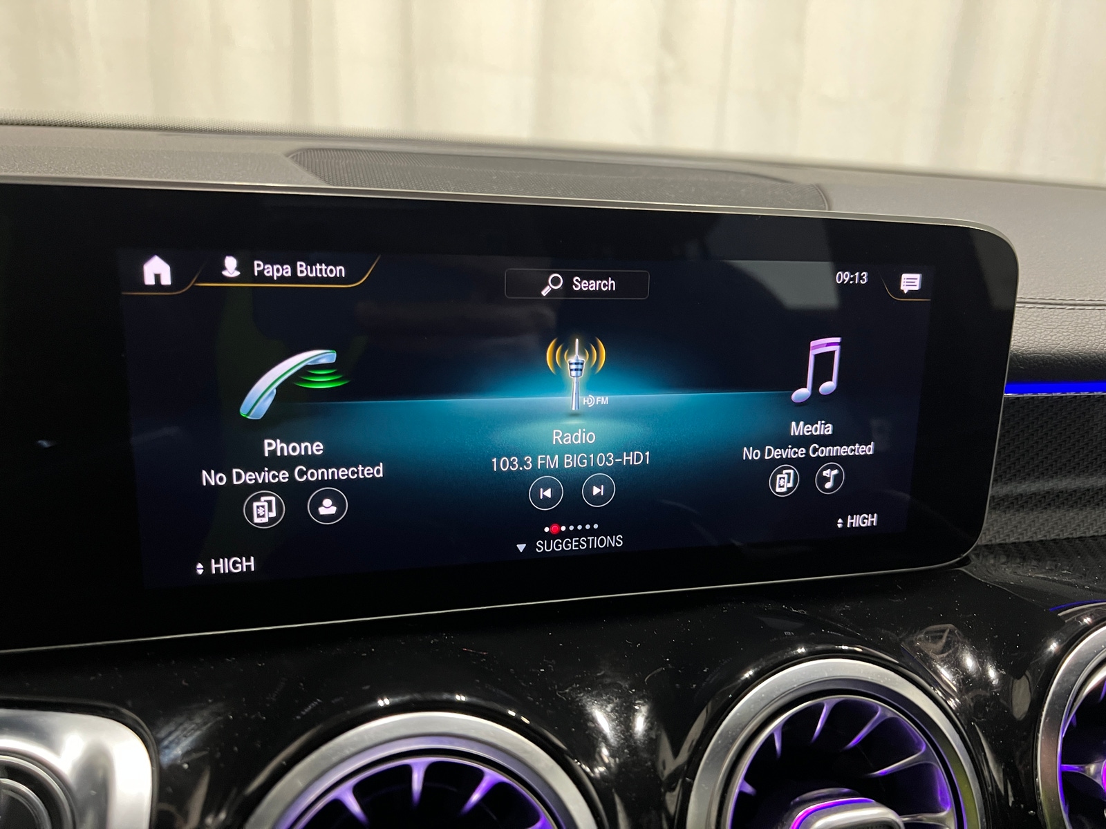 Thumbnail: 2021 Mercedes-Benz GLB - 3