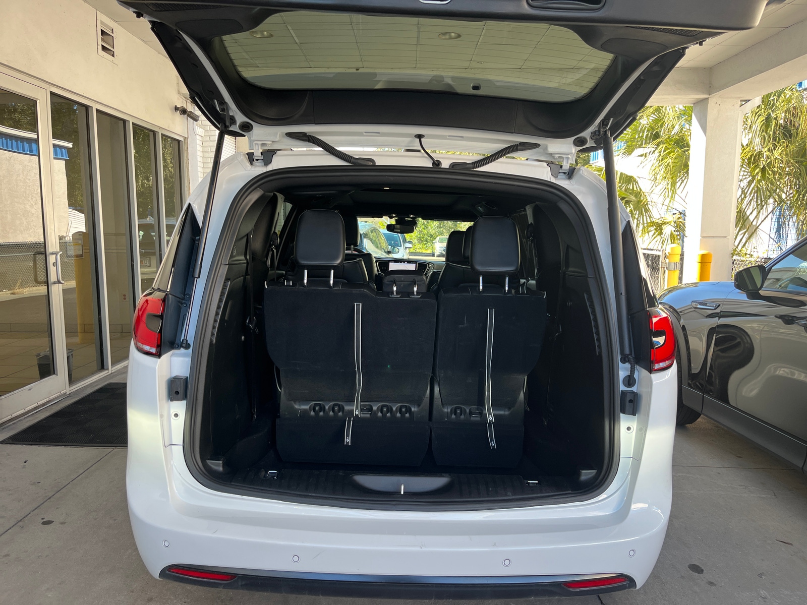 Thumbnail: 2025 Chrysler Pacifica - 7