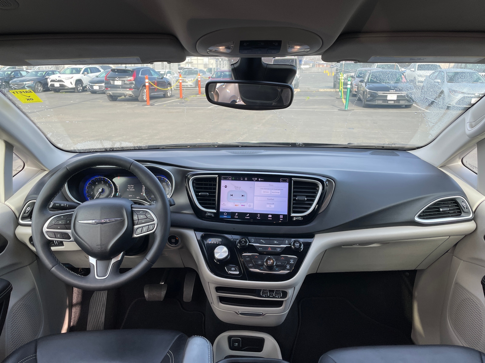 Thumbnail: 2024 Chrysler Pacifica - 3