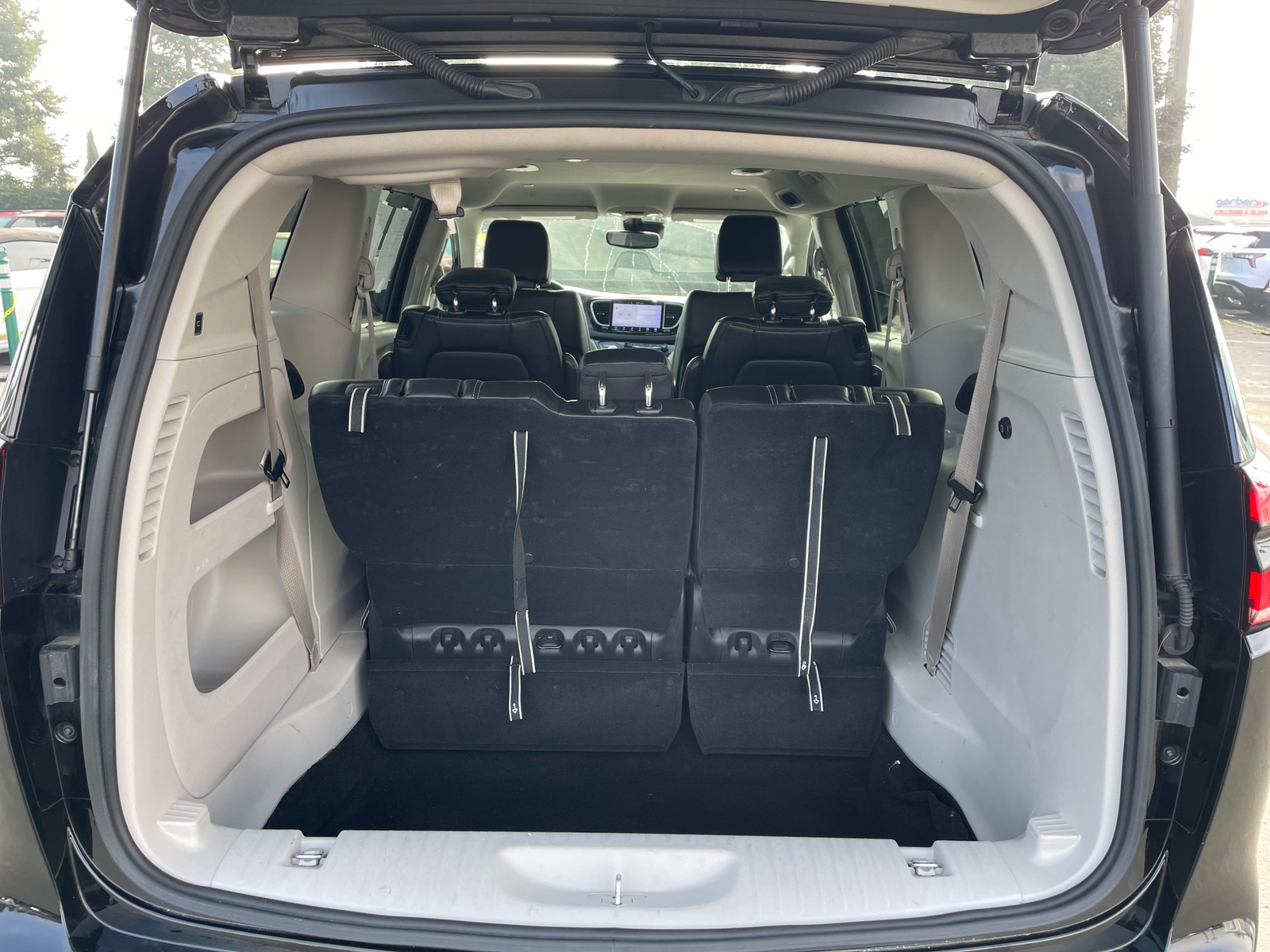 Thumbnail: 2024 Chrysler Pacifica - 7