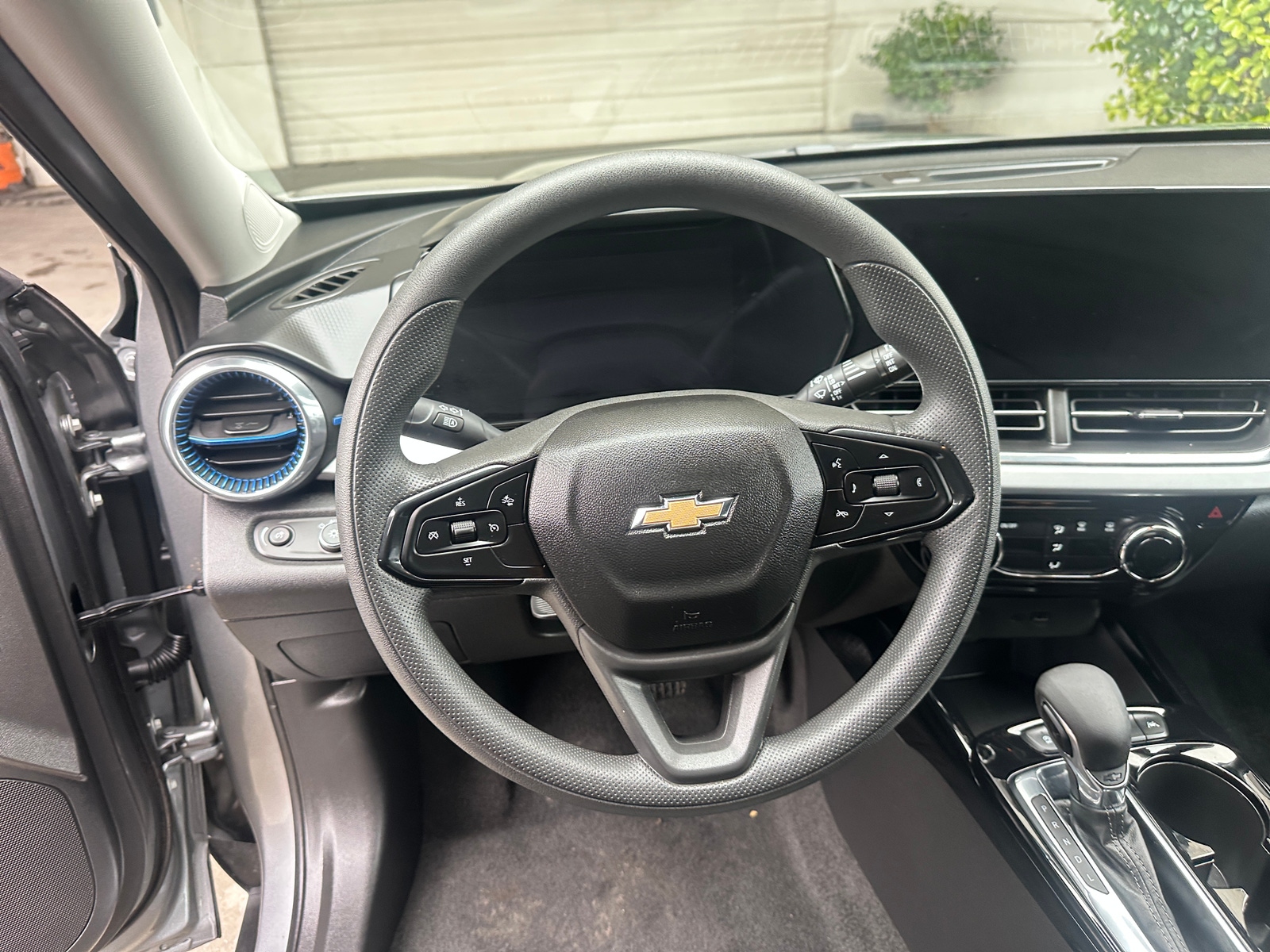 Thumbnail: 2025 Chevrolet Trax - 5