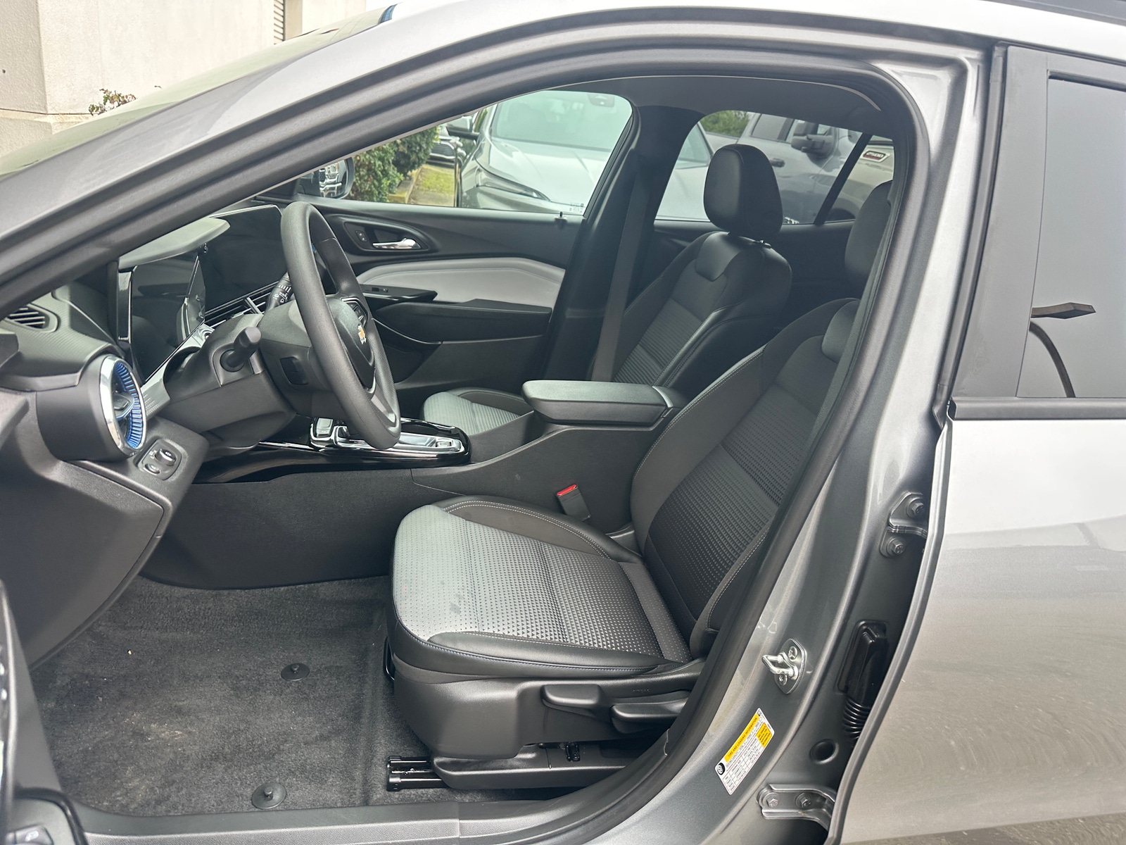 Thumbnail: 2025 Chevrolet Trax - 2