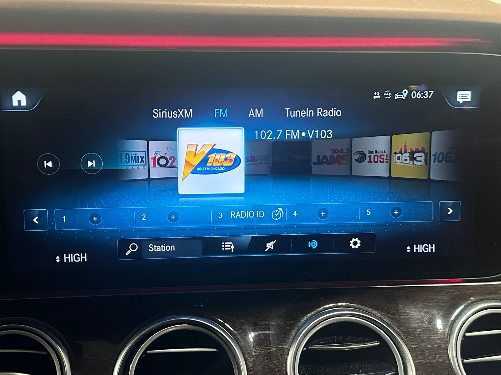 Thumbnail: 2021 Mercedes-Benz E-Class - 3