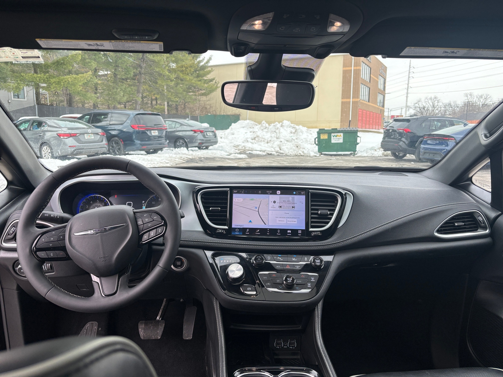 Thumbnail: 2025 Chrysler Pacifica - 3