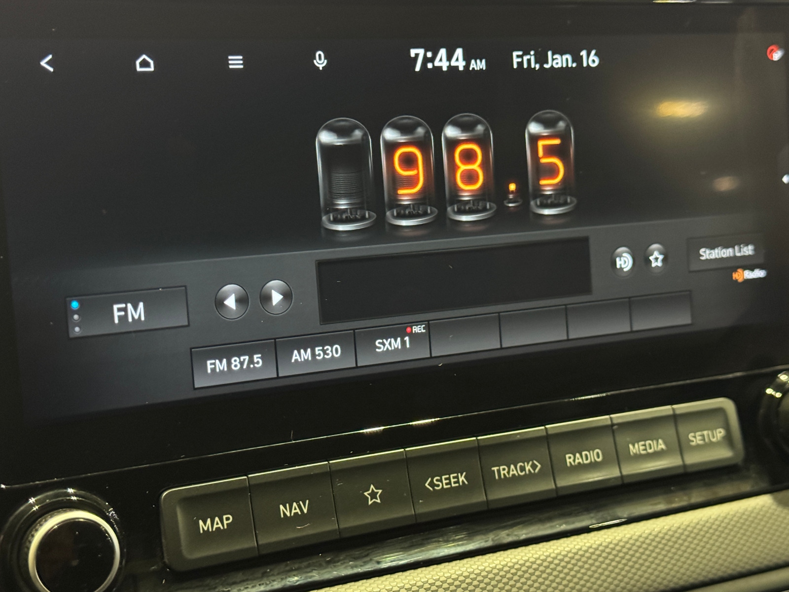 Thumbnail: 2023 Hyundai Kona - 4