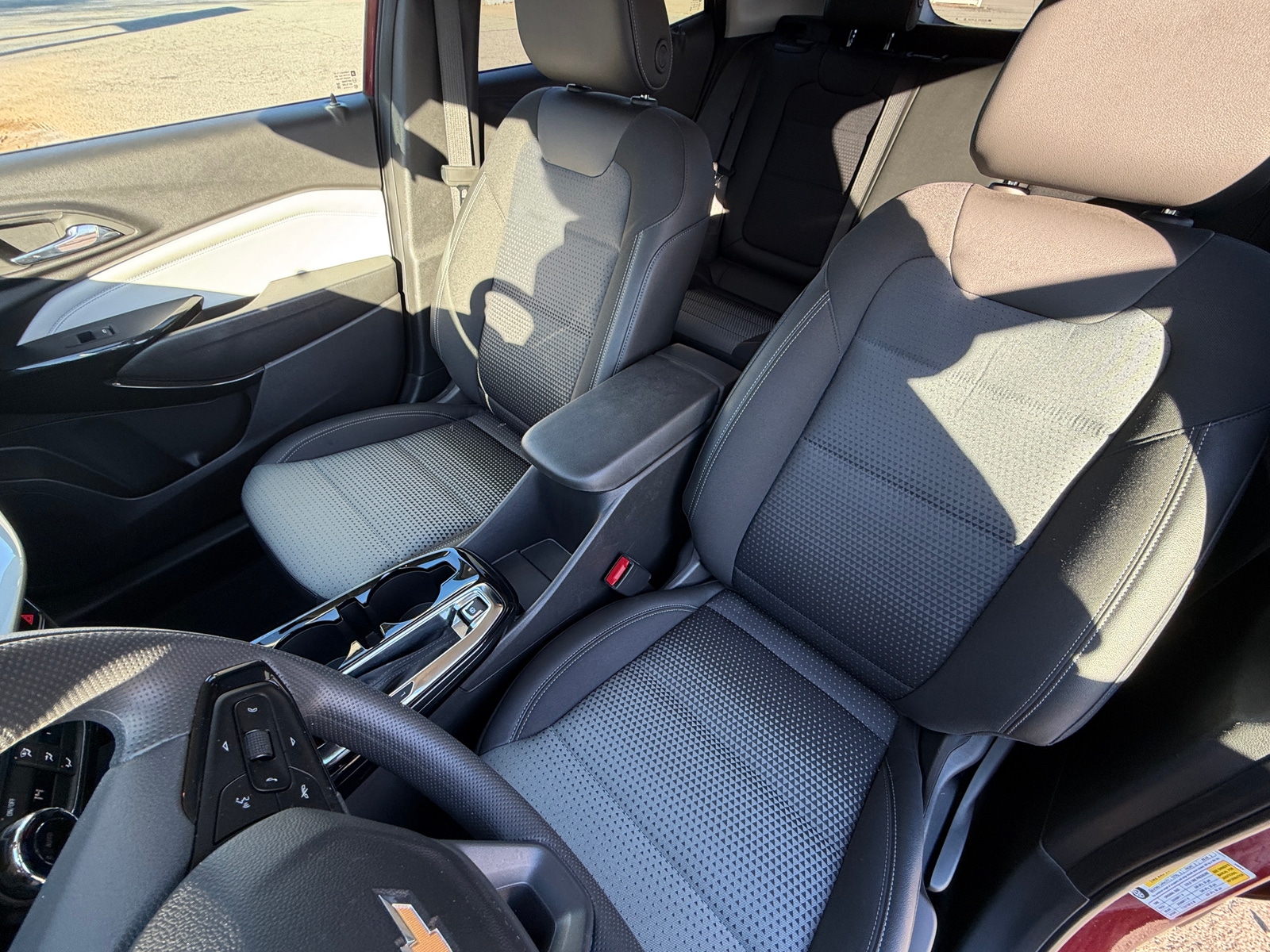 Thumbnail: 2025 Chevrolet Trax - 2