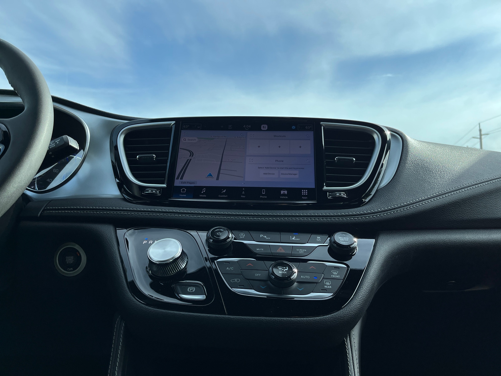 Thumbnail: 2025 Chrysler Pacifica - 4