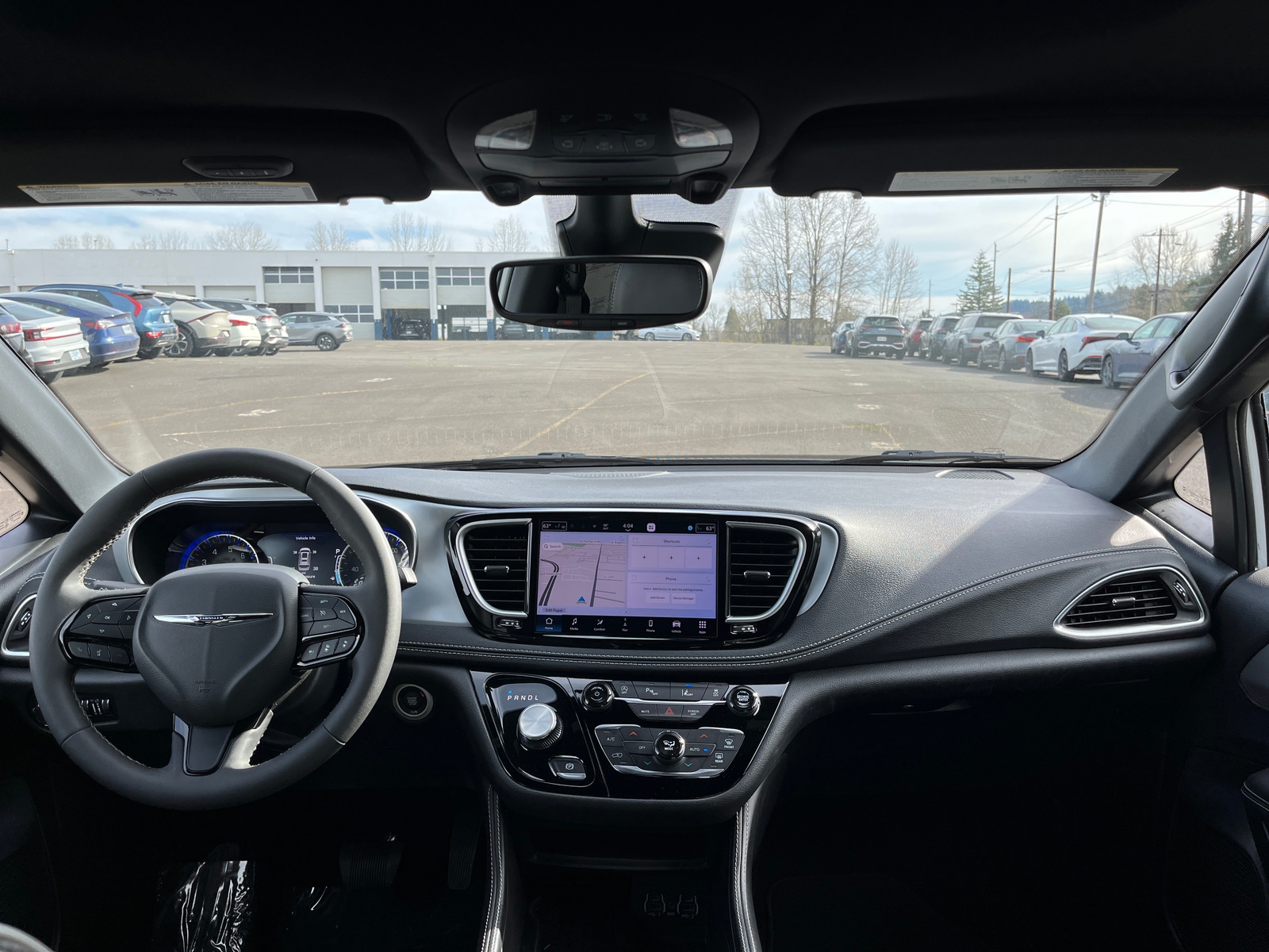 Thumbnail: 2025 Chrysler Pacifica - 3