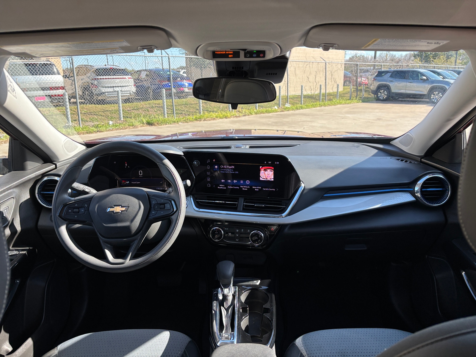 Thumbnail: 2025 Chevrolet Trax - 3