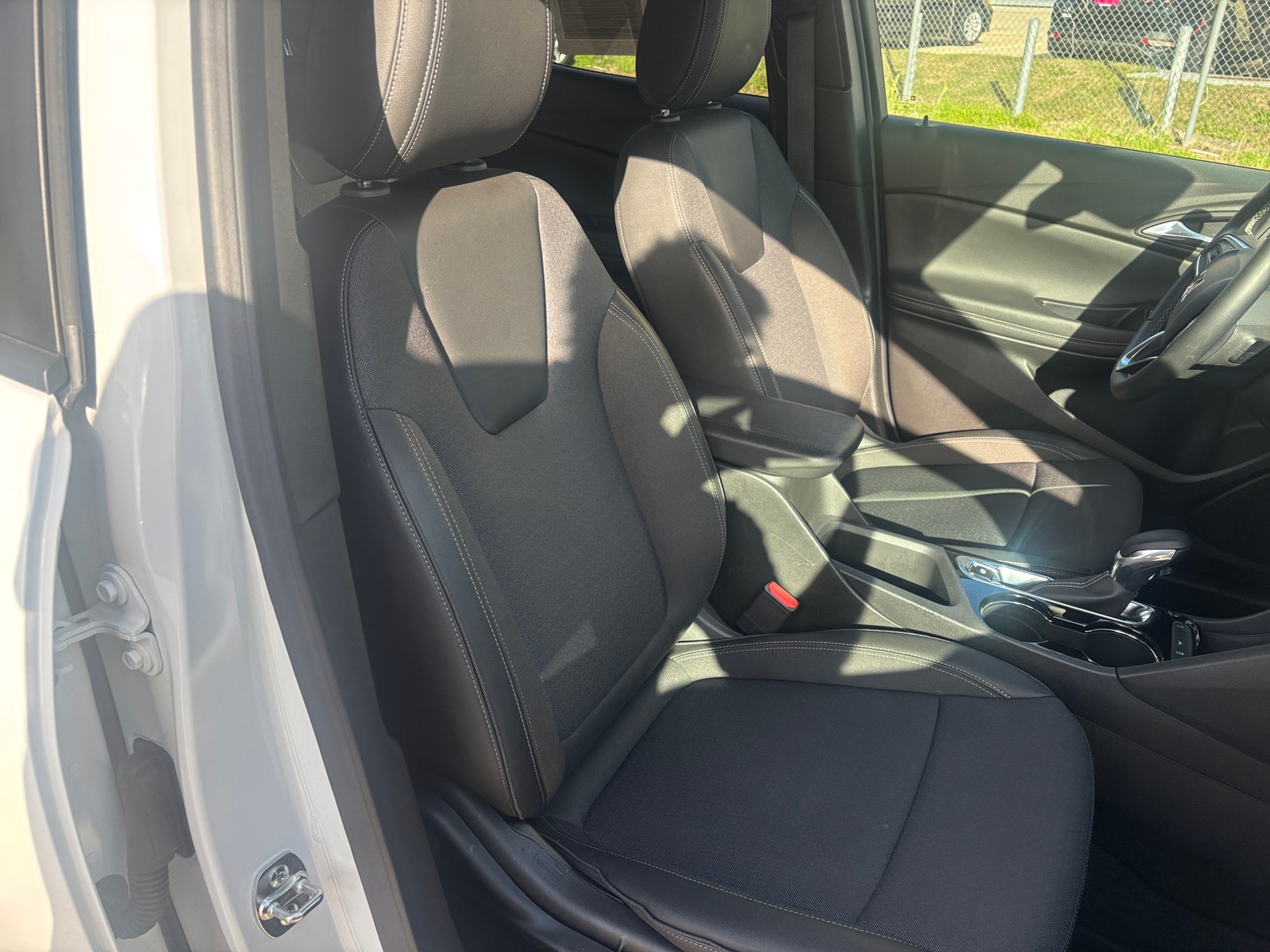 Thumbnail: 2025 Buick Encore GX - 2