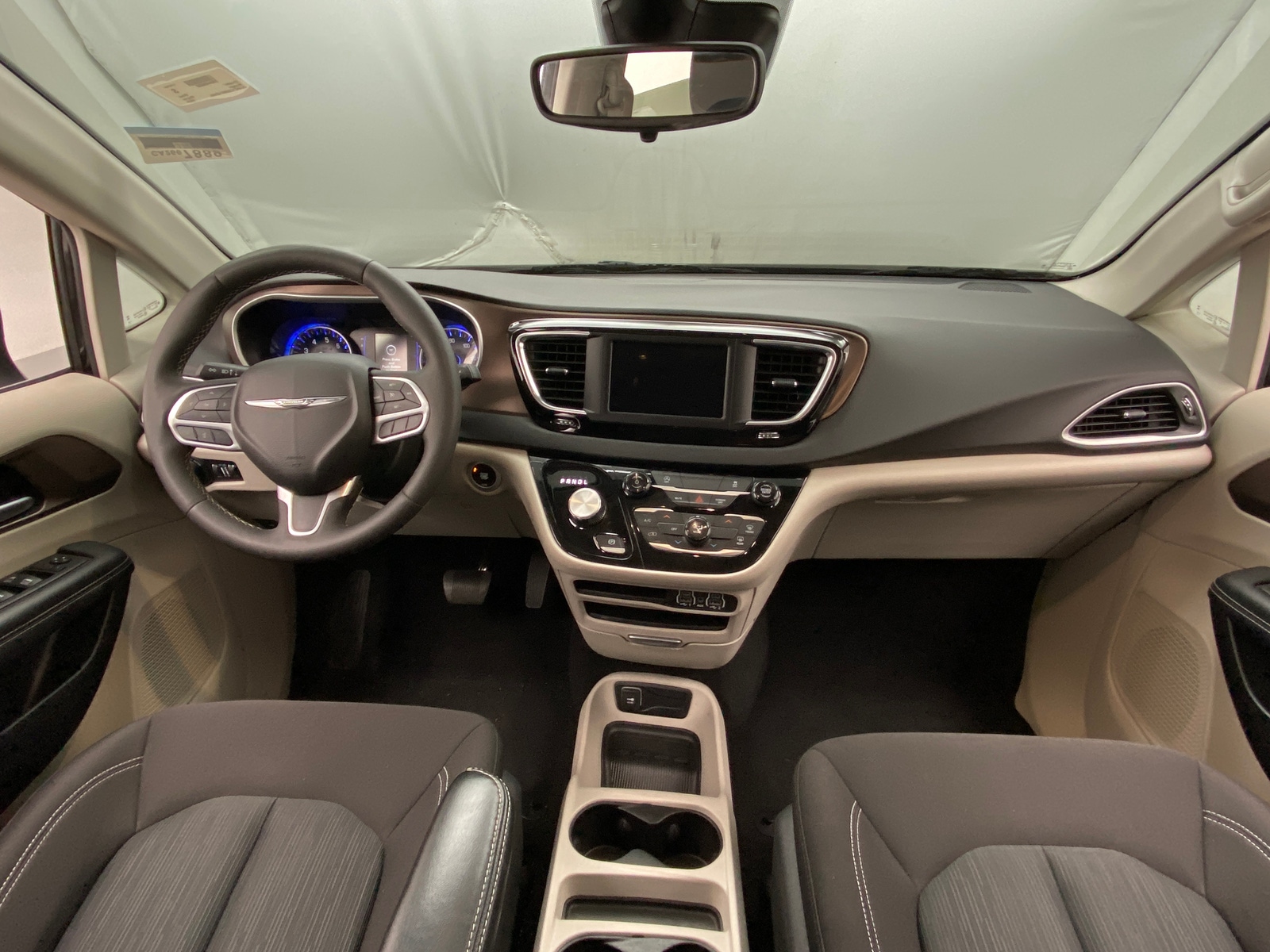 Thumbnail: 2024 Chrysler Voyager - 3