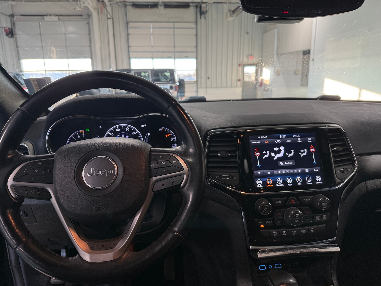 Thumbnail: 2020 Jeep Grand Cherokee - 3