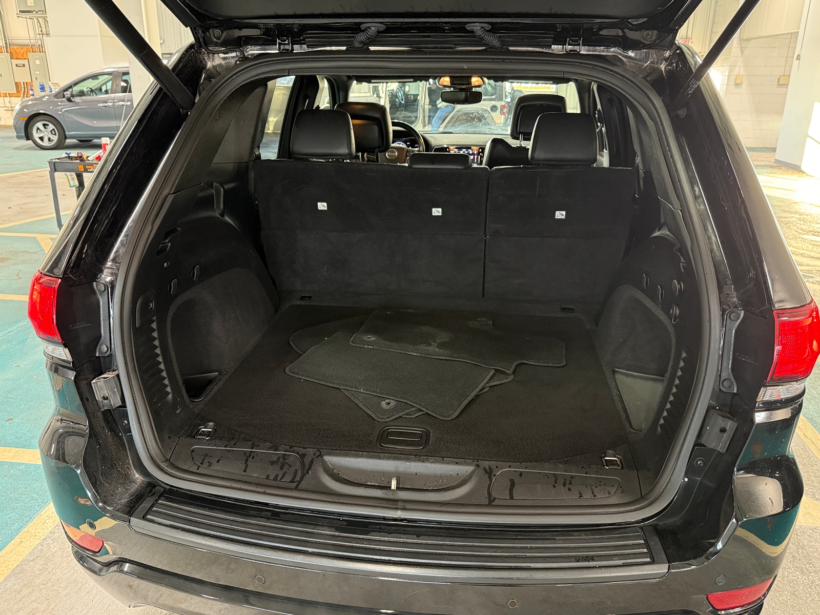 Thumbnail: 2020 Jeep Grand Cherokee - 7